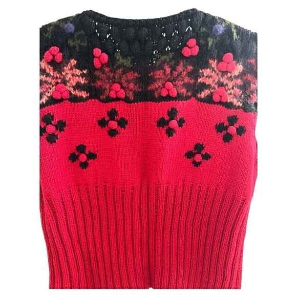 Vintage Hand Knit Embroidered Floral Cranberry Red Ribbed Waist Sweater Size S - Picture 3 of 5